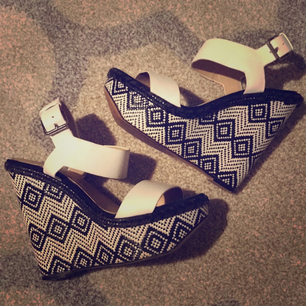Zara black and white design wedge heels